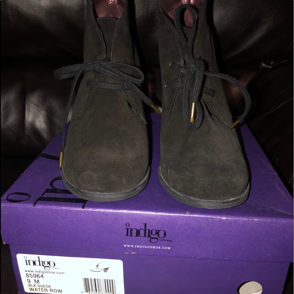COPY - Indigo by Clarks ankle bootie Like New with box
